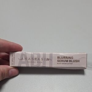 Anastasia Beverly Hills Blurring Serum Blush in Color Plum